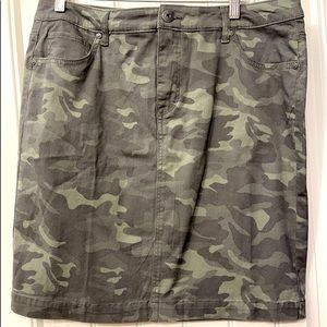 SALE! NEW! Ladies Mid-Rise Camouflage Skirt